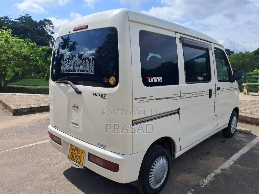 Daihatsu Hijet 2015 Van (Used)