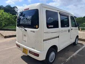 Daihatsu Hijet 2015 Van (Used)