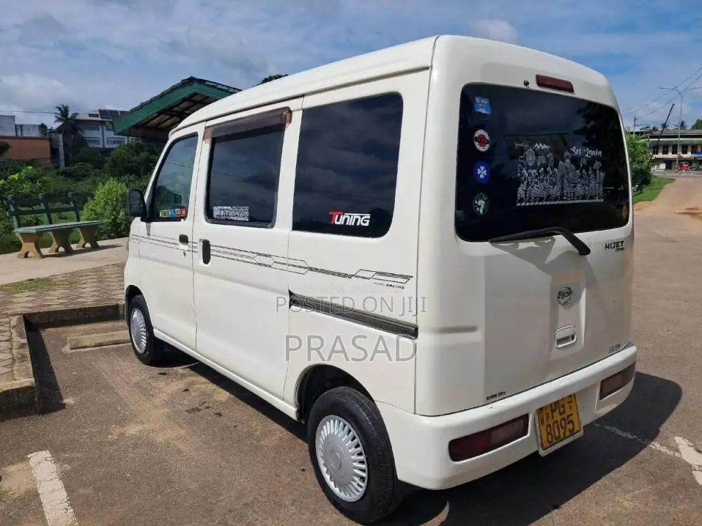 Daihatsu Hijet 2015 Van (Used)