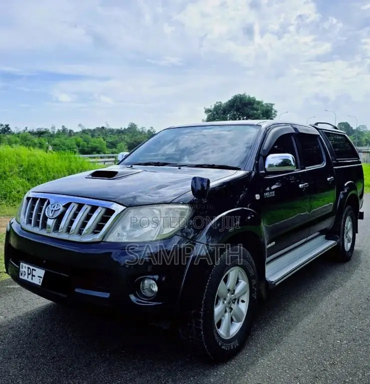 Toyota Hilux 2011 Pickup (Used)