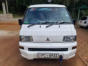 Mitsubishi Po15 2011 Van (Used)