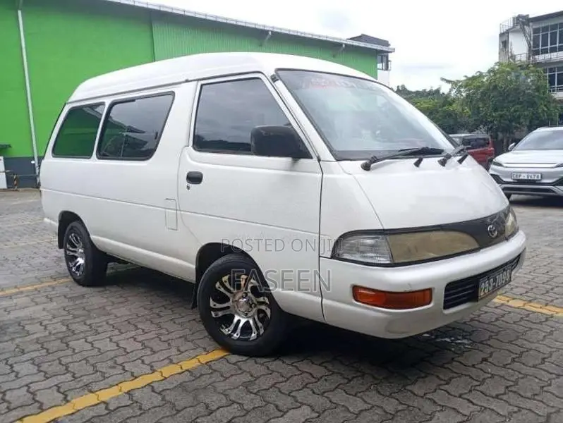 Toyota CR27 1995 Van (Used)