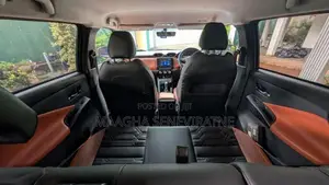 Nissan Magnite Tekna Plus CVT 2025 SUV (Used)