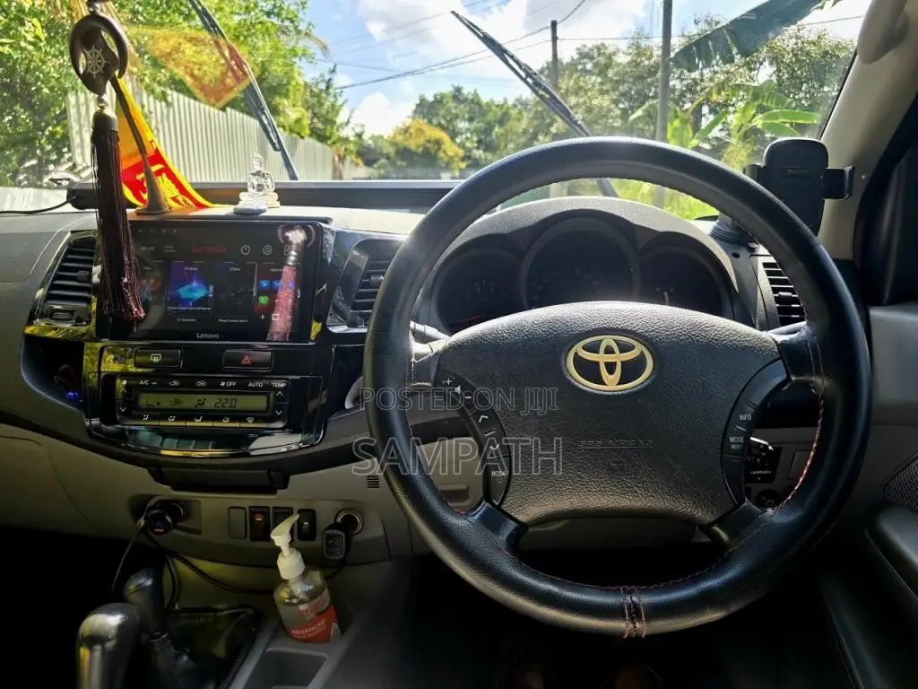 Toyota Hilux 2011 Pickup (Used)
