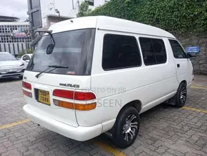 Toyota CR27 1995 Van (Used)