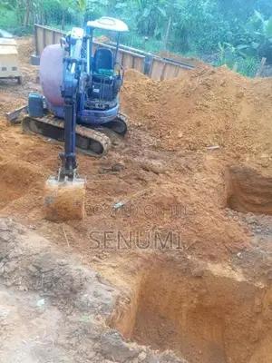 Komatsu 28 Uu 2016 Heavy-Duty (Used)