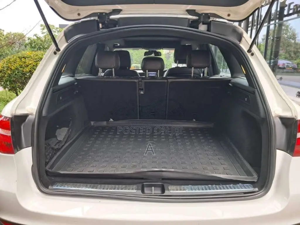 Mercedes-Benz GLC250 2017 SUV (Used)