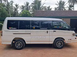 Mitsubishi Po15 2011 Van (Used)