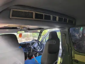 Toyota Dolphin Hiace 102 1997 Van (Used)