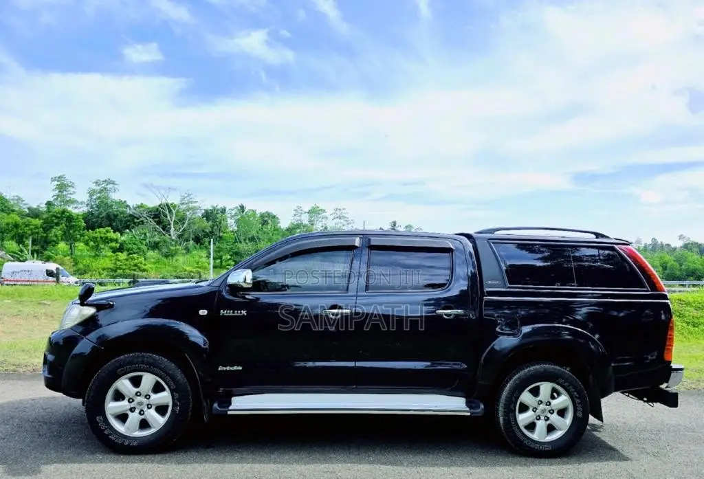 Toyota Hilux 2011 Pickup (Used)