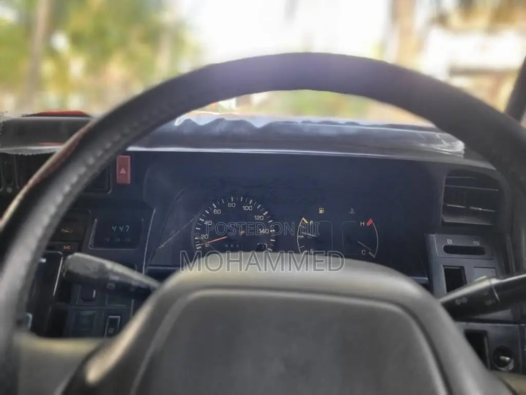 Toyota Dolphin Hiace 102 1997 Van (Used)
