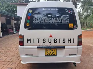 Mitsubishi Po15 2011 Van (Used)