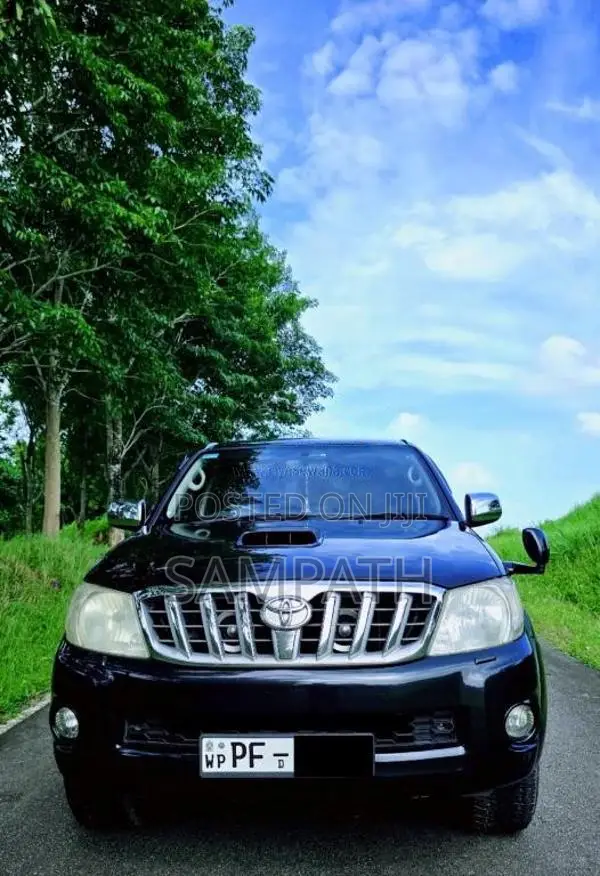 Toyota Hilux 2011 Pickup (Used)