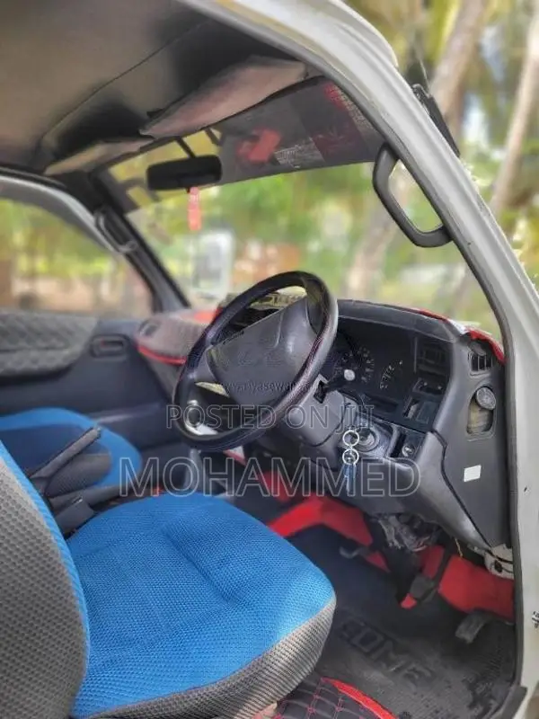 Toyota Dolphin Hiace 102 1997 Van (Used)