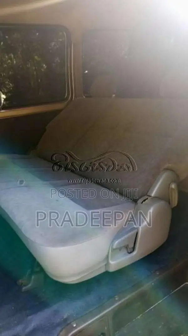 Toyota Dolphin 102 Short 1992 Van (Used)