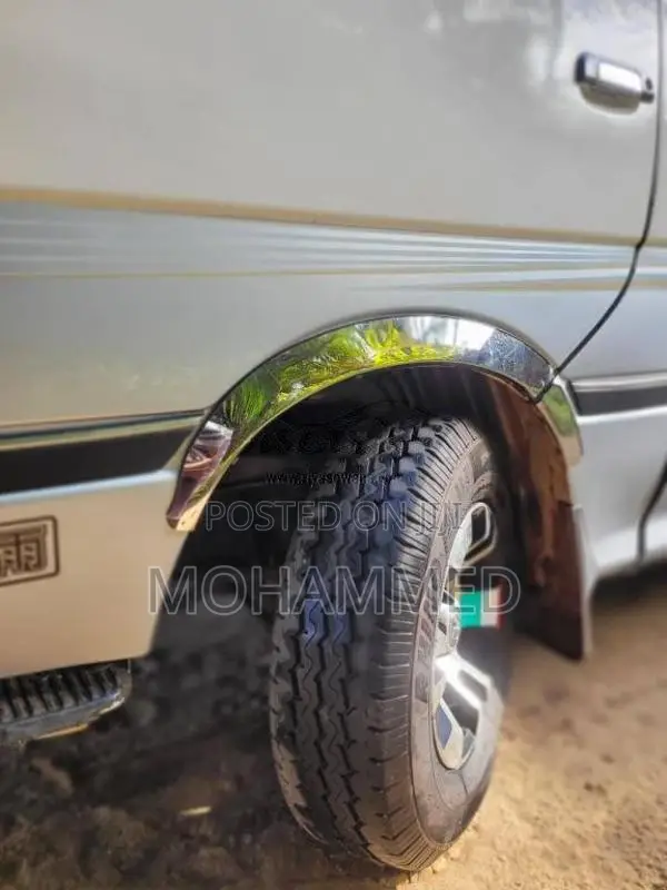 Toyota Dolphin Hiace 102 1997 Van (Used)
