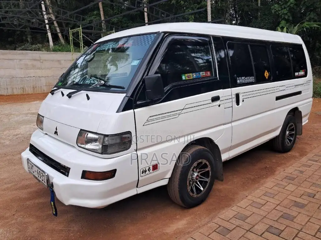 Mitsubishi Po15 2011 Van (Used)