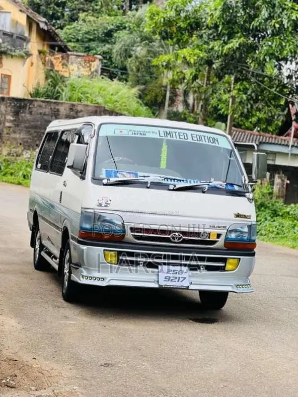 Toyota Dolphin 113 1994 Van (Used)