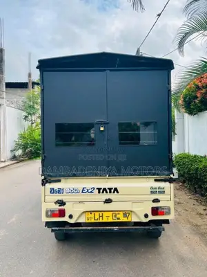 Tata Dimo Batta 2010 Lorry (Used)