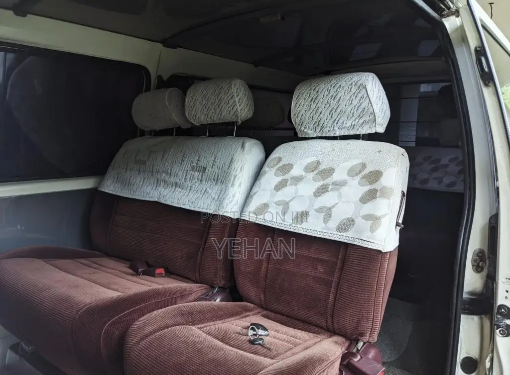 Toyota Dolphin Long JC 2004 Van (Used)