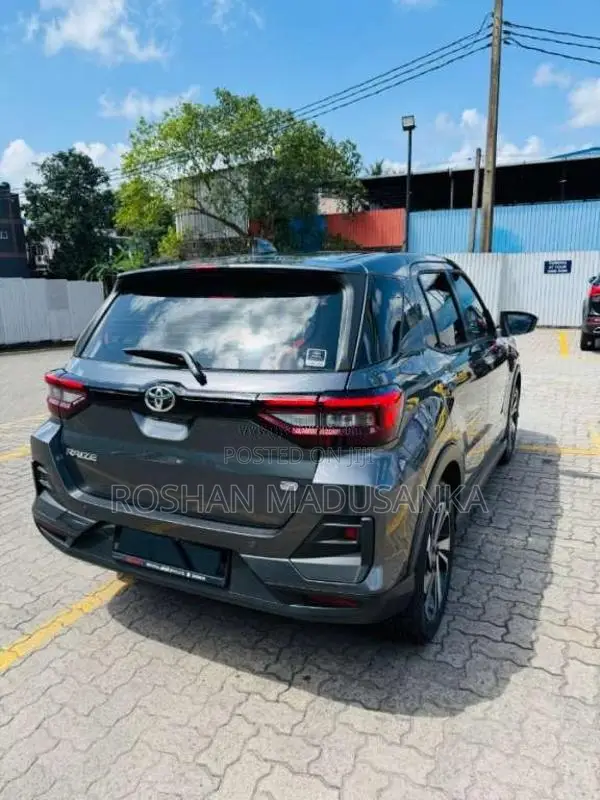 Toyota Raize 2025 SUV (Used)