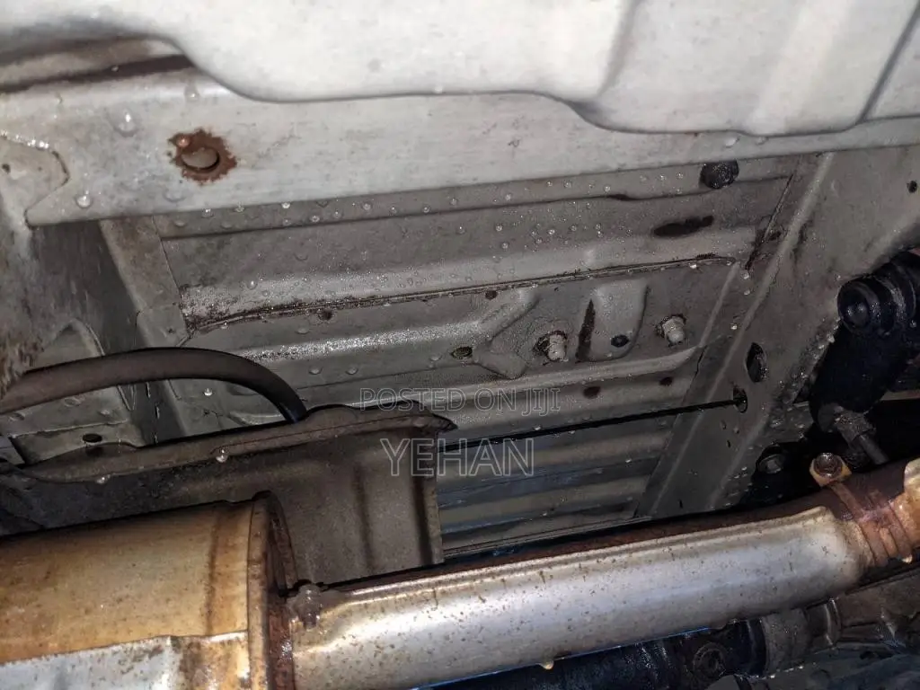 Toyota Dolphin Long JC 2004 Van (Used)