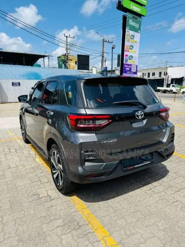 Toyota Raize 2025 SUV (Used)