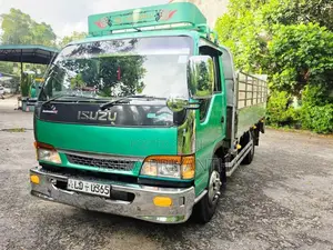 Isuzu NPR 72 L 2001 Lorry (Used)