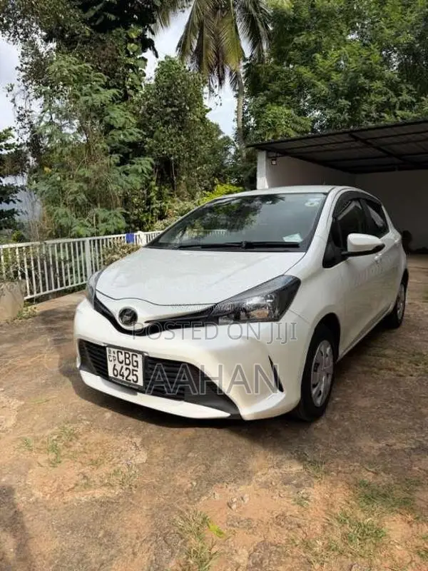 Toyota Vitz 2016 Car (Used)