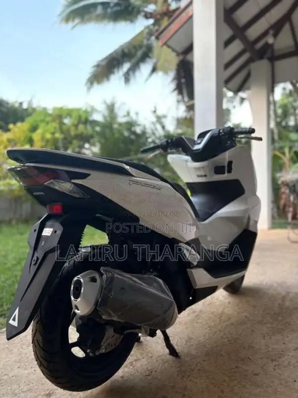 Honda Pcx 2025 Motorbike (Used)