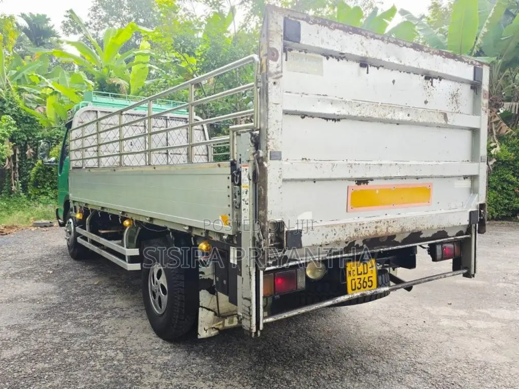 Isuzu NPR 72 L 2001 Lorry (Used)