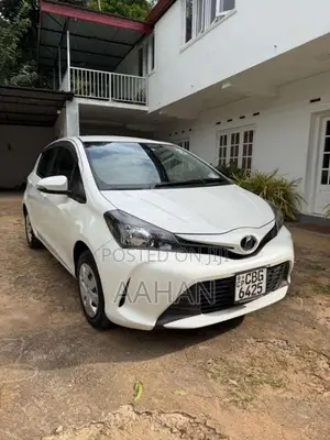 Toyota Vitz 2016 Car (Used)