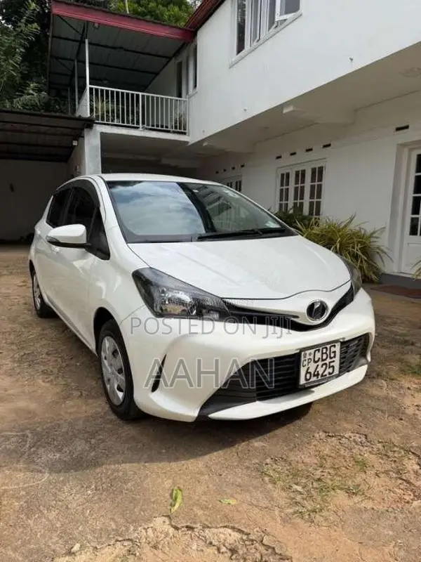 Toyota Vitz 2016 Car (Used)