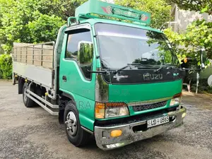 Isuzu NPR 72 L 2001 Lorry (Used)