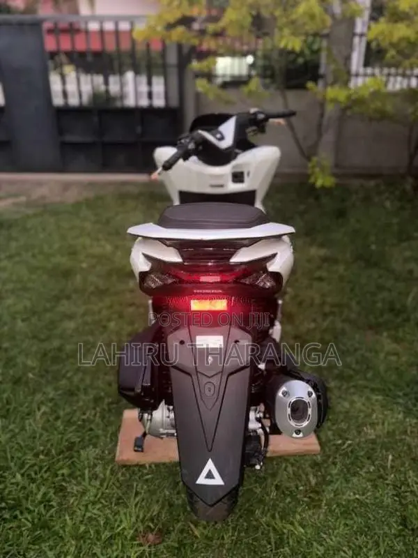 Honda Pcx 2025 Motorbike (Used)