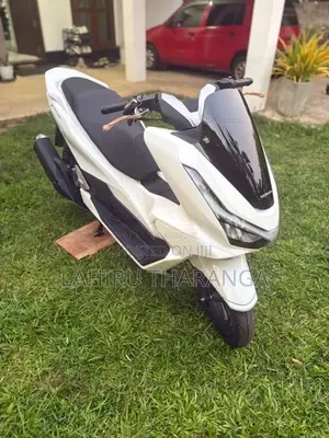 Honda Pcx 2025 Motorbike (Used)