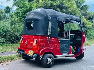 Bajaj 4 Stroke 2000 Three Wheel (Used)