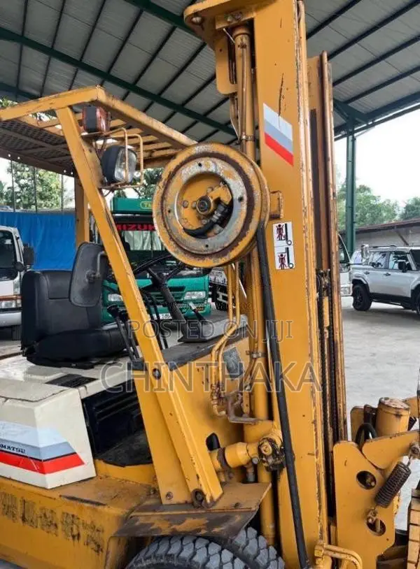 Komatsu FD15H 2011 Heavy-Duty (Used)