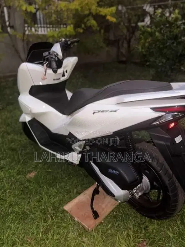 Honda Pcx 2025 Motorbike (Used)