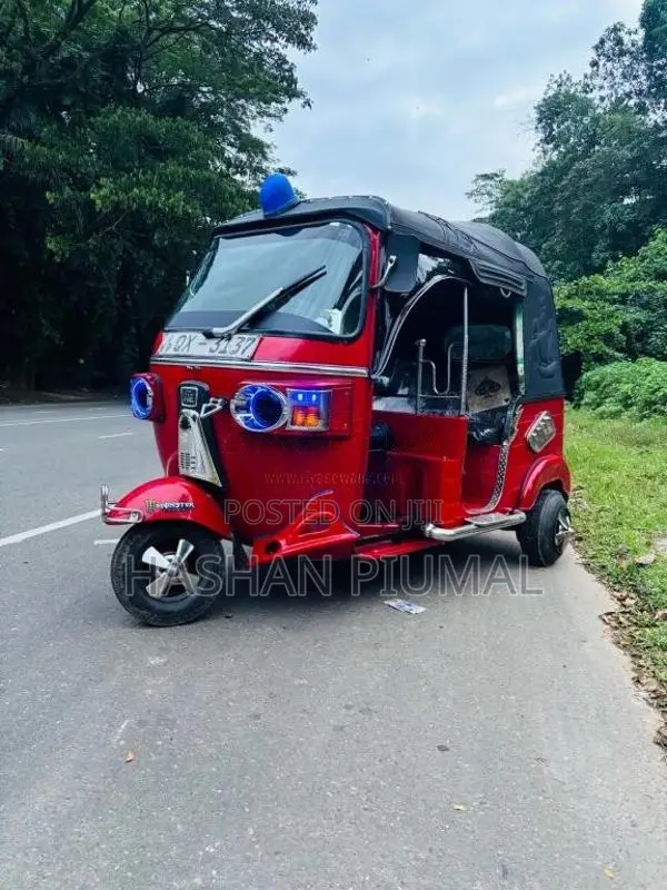 Bajaj 4 Stroke 2000 Three Wheel (Used)