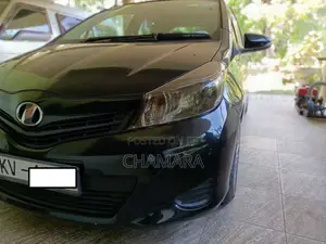 Toyota Vitz 2011 Car (Used)