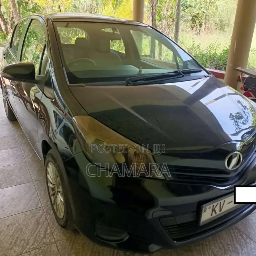 Toyota Vitz 2011 Car (Used)
