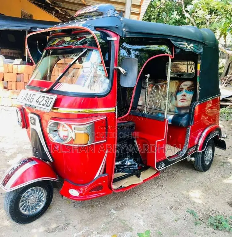 Bajaj RE 205 2013 Three Wheel (Used)