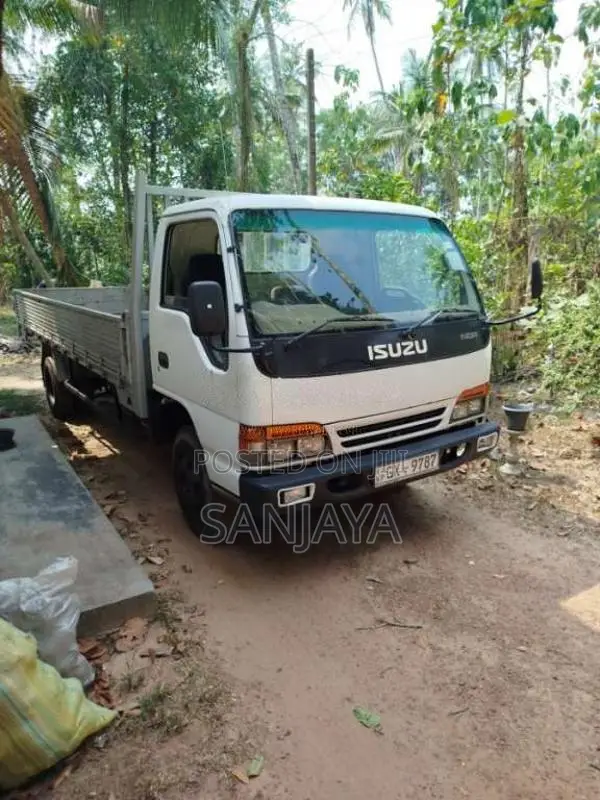 Isuzu NQR 2002 Lorry (Used)