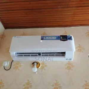 Lloyd 12000BTU Non-inverter Energy-efficient Air Conditioner R32