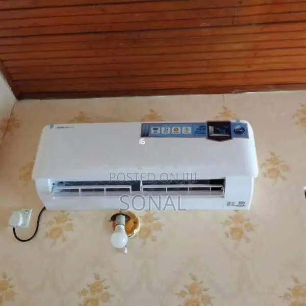 Lloyd 12000BTU Non-inverter Energy-efficient Air Conditioner R32