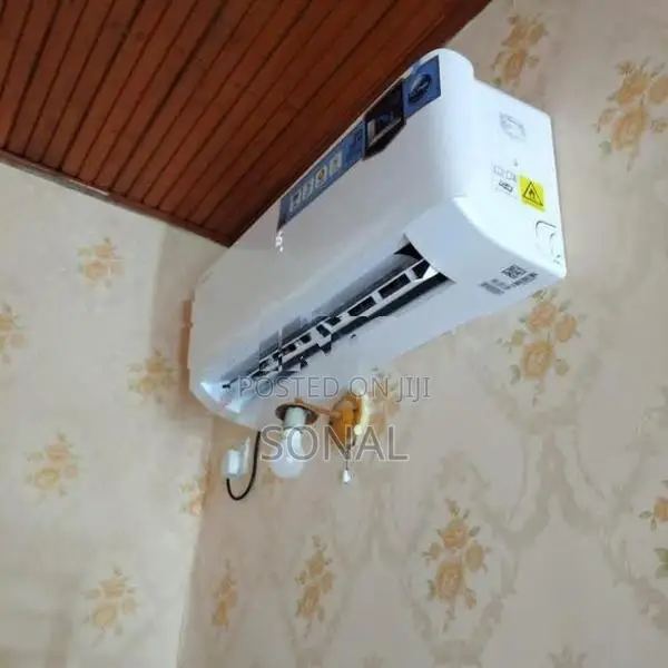 Lloyd 12000BTU Non-inverter Energy-efficient Air Conditioner R32
