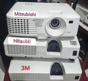 projectors Hitachi, Mitsubishi
