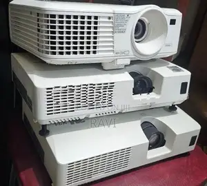 projectors Hitachi, Mitsubishi