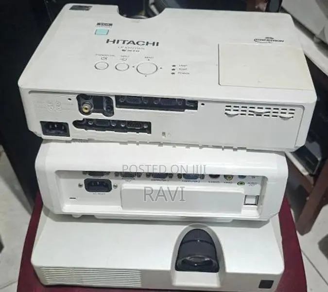 projectors Hitachi, Mitsubishi